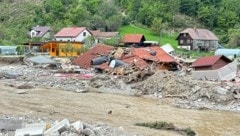 Dies- und jenseits der Grenze spielten sich bei Unwettern verheerende Szenarien ab.  (Bild: Evelyn Hronek)