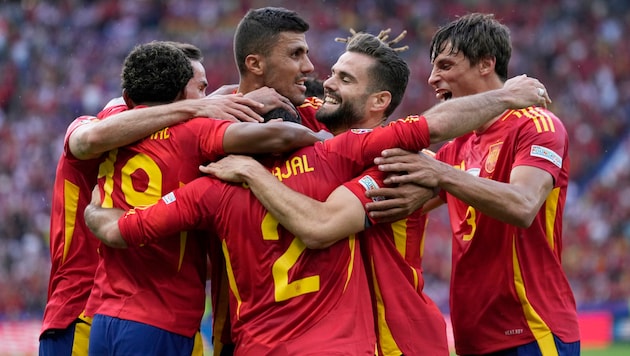 Nations League winners Spain win 3:0 against World Cup third-placed Croatia ... (Bild: AP/Associated Press)