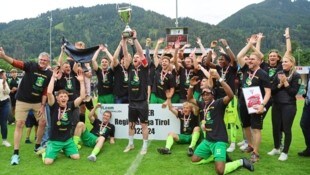 Kitzbühel jubelt mit dem Objekt der Begierde.