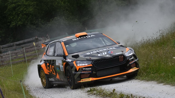 Hermann Neubauer im Skoda.