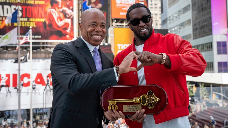 Mayor Eric Adams demanded that Sean "Diddy" Combs return the golden key to the city of New York. (Bild: APA/Office of the New York Mayor/Caroline Rubinstein-Willis)