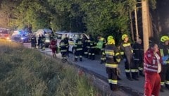 Der Unfall hatte einen Großeinsatz zur Folge. (Bild: A. Zapfl/Rotes Kreuz Stmk)