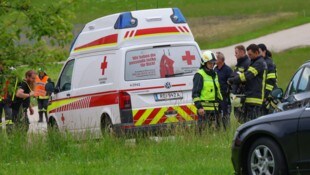 Rettung, Feuerwehr und Polizei waren im Einsatz, das Mädchen wurde mit dem Hubschrauber nach Linz geflogen. (Bild: laumat)