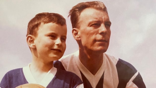 LASK icon Loisi Hartl was known as the "Sindelar of Linz" (after wonder team kicker Matthias Sindelar). Here with son Günther. (Bild: zVg)