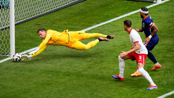 Das Stadion wurde laut, bei dieser Chance von Gakpo in der zweiten Minute – Mählich hingegen ...