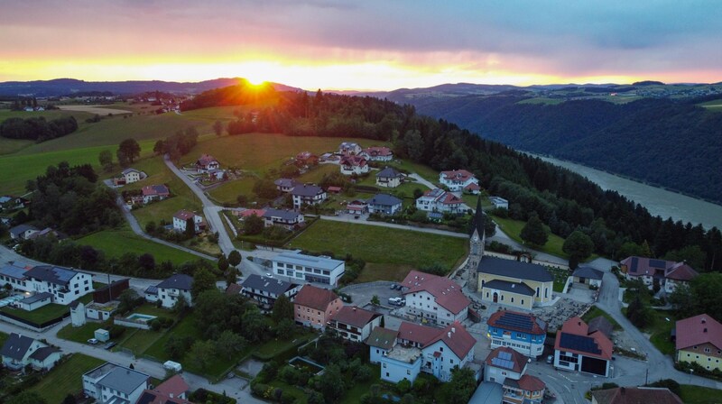 The tragic accident happened on Saturday evening in a tranquil community on the eastern edge of the Innviertel region. (Bild: Lauber/laumat.at Matthias)