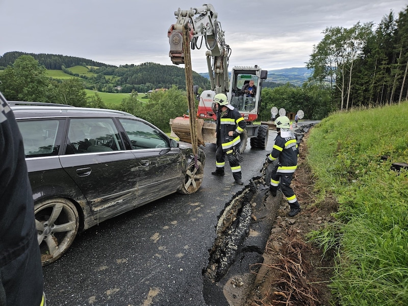 Warum die Burschen die Sperre nicht ernst genommen haben, bleibt fraglich. Vielleicht war ihnen der Umweg zu weit. (Bild: FF Vorau)