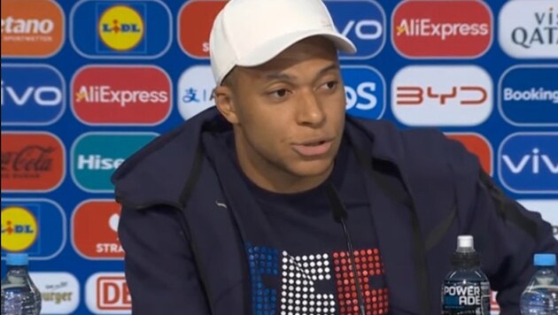 Kylian Mbappé redete sich bei einer Pressekonferenz in Rage – über politische Themen. (Bild: twitter.com/DataFutebol)