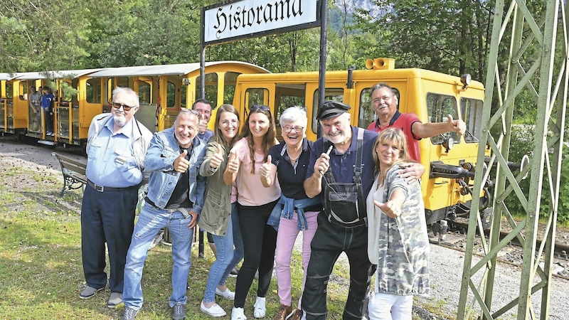 Glückliche Gesichter beim Draisinen-Ausflug und dem Historama-Besuch. (Bild: EVELYN HRONEK)