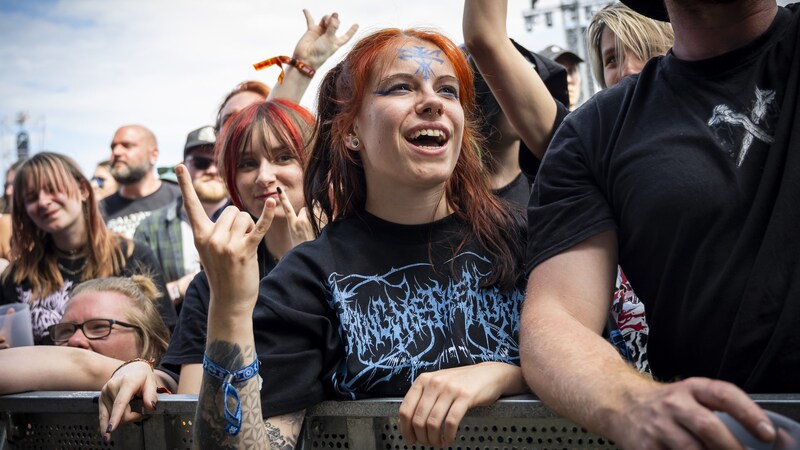 Die Fans feierten am Nova Rock friedlich und mit viel Liebe zur Musik. (Bild: Andreas Graf)