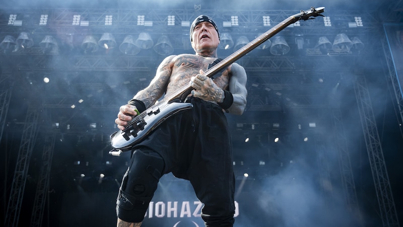 Cult bassist Evan Seinfeld has been back on board with Biohazard for around two years now. The joy of playing is unbroken. (Bild: Andras Graf)