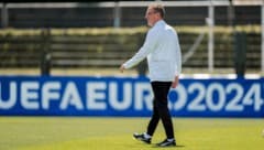 Ralf Rangnick verriet natürlich nur seiner Truppe die Startelf. (Bild: GEPA)