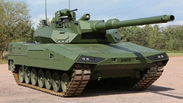 Tüzérek helyett rakodórobotok: az új Leopard 2 A-RC 3.0-nak a korábbi négy helyett csak három személyzeti tagra van szüksége. (Bild: KNDS)