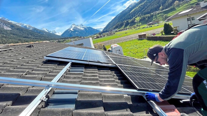 Der Gesetzgeber will Photovolatikanlagen und Stromspeicher aus europäischer Herstellung im Rahmen des Erneuerbaren-Ausbau-Gesetzes bevorzugt fördern. (Bild: Krone Sonne)