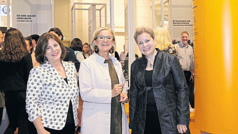 Mikl-Leitner ließ sich von Agneter und Diehl die Innovationen im Technischen Museum in Wien erklären. (Bild: Ben Leitner)