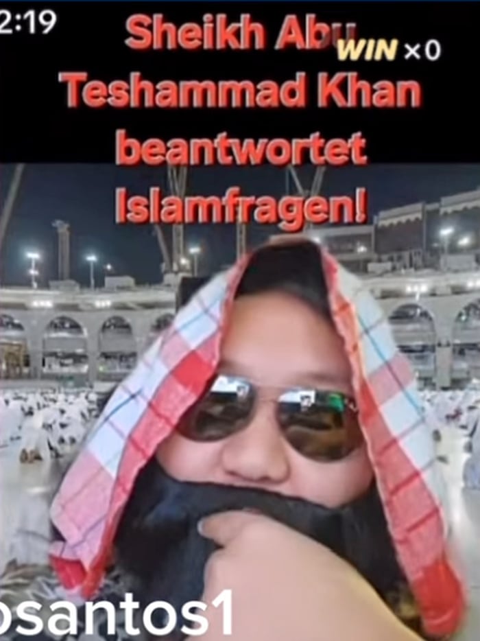 Tesla Han as a "sheikh" with a tea towel on his head