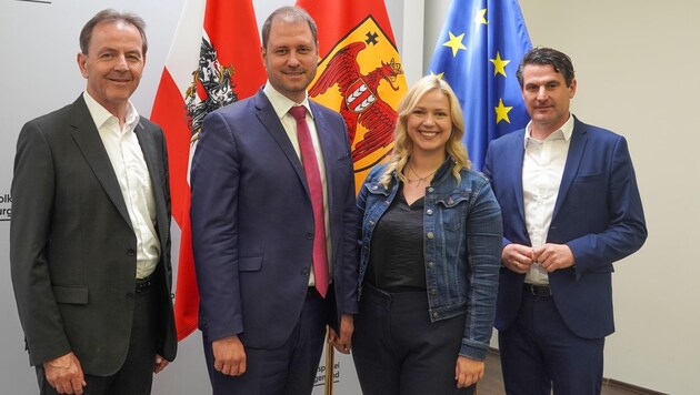 Landesparteiobmann Sagartz mit JVP-Chefin Tuder sowie den Nationalratskandidaten Zarits und ...