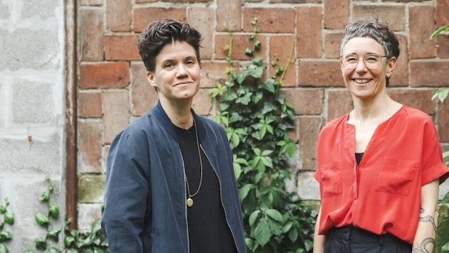 Von links: Yvonno Leeb und Ulrike Friedl von „Tamo Bestattungen“