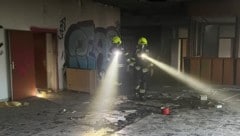 Die Einsatzkräfte durchsuchten das gesamte Gebäude! (Bild: Hauptfeuerwache Villach)