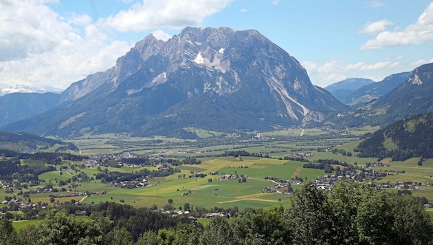 The Enns Valley with the imposing Grimming (Bild: Radspieler Jürgen/Jürgen Radspieler)