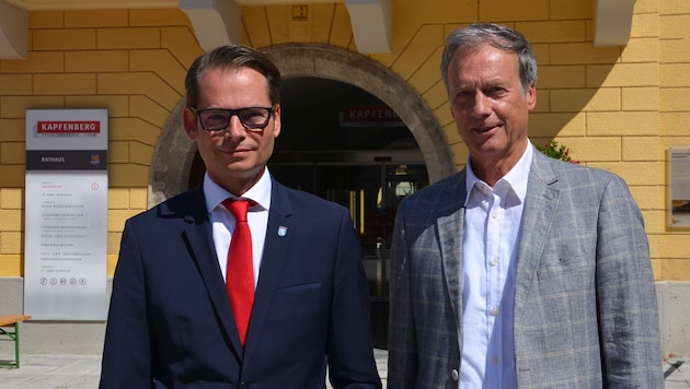The new mayor of Kapfenberg Matthäus Bachernegg (left) and his predecessor Fritz Kratzer (Bild: Traby Jakob/Jakob Traby)