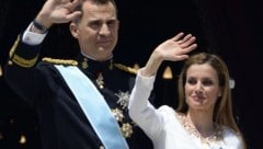 König Felipe und Königin Letizia nach dem Eid am 19. Juni 2014 (Bild: AFP/GERARD JULIEN)