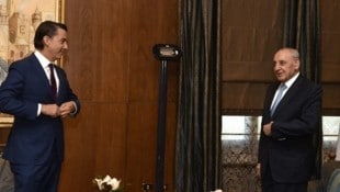 Von links: US-Gesandter Amos Hochstein und Libanons Parlamentsvorsitzender Nabih Berri (Bild: AFP)