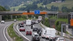 Für Bilder wie diese gibt es auf der A10 Tauernautobahn weiterhin keine Lösung.  (Bild: Tröster Andreas)