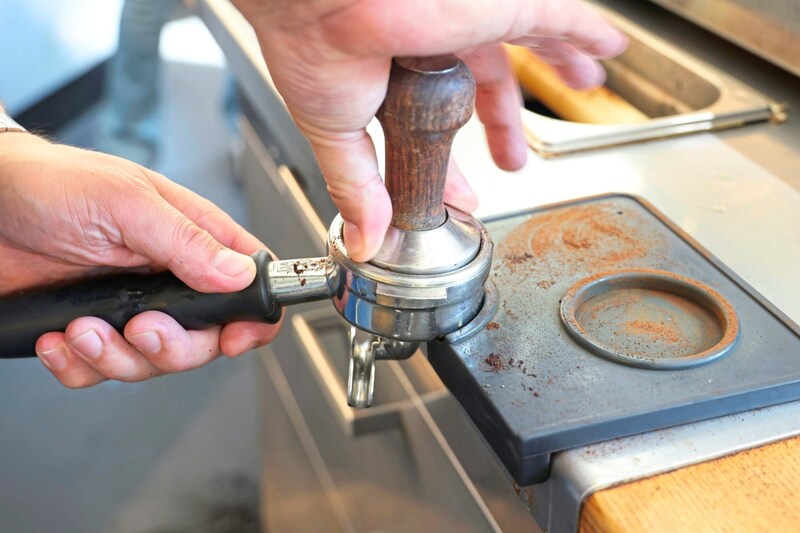 Stolze zehn Millionen Tassen Kaffee werden pro Jahr in den sieben Barista’s-Filialen verkauft. (Bild: Christian Jauschowetz)