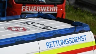 In Mondsee musste die Rettung nachts zwei Verletzte holen (Bild: Wolfgang Spitzbart)