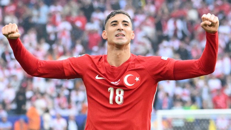 Ex-Rapidler Mert Müldür erzielte den ersten Treffer. (Bild: AFP/APA/Alberto PIZZOLI)