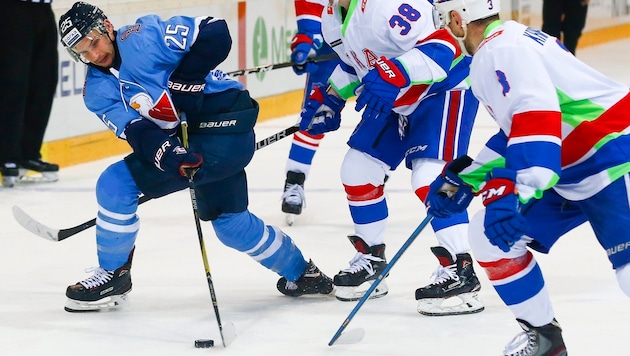 Casey Bailey (left) has also played for Slovan Bratislava in the KHL (Bild: GEPA/GEPA pictures)