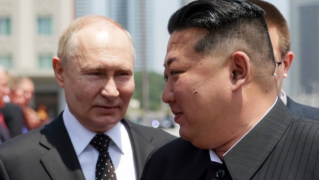 Autocrats among themselves: Putin and Kim in Pyongyang (Bild: AP/Sputnik)