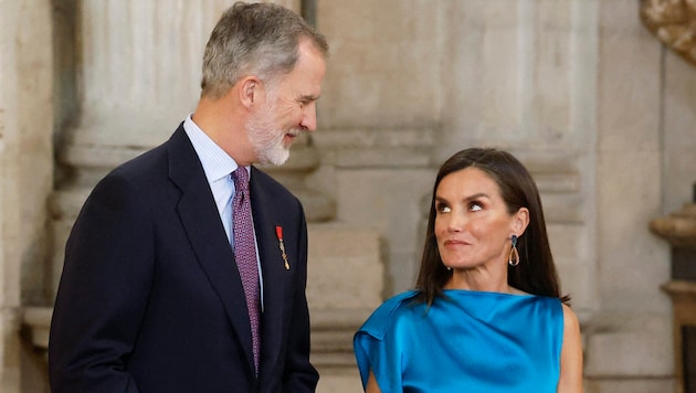 Das spanische Königspaar Felipe und Letizia ist heute bei der 80-Jahr-Gedenkfeier in Mauthausen zu Besuch. (Bild: APA/AFP/POOL/Juan Medina)