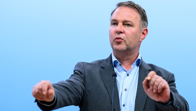 Andreas Babler, az SPÖ szövetségi pártelnöke június 10-én. (Bild: APA/MAX SLOVENCIK)