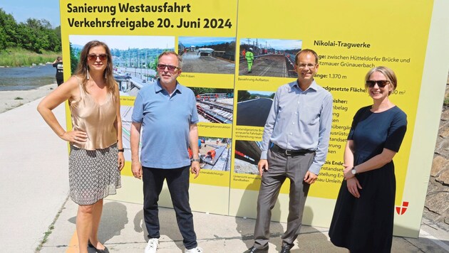 Verkehrsstadträtin Ulli Sima (SPÖ), Hietzings Bezirkschef Ebert (ÖVP), Brückenbau-Chef Herzfeld mit Penzings Bezirksvorsteherin Michaela Schüchner (SPÖ) (von links nach rechts) (Bild: Zwefo)