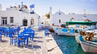 Paros hat mit seinen mondänen Küstenorten schicke Seiten. Aber man findet auch Ruhe. (Bild: stock.adobe.com/kite_rin)