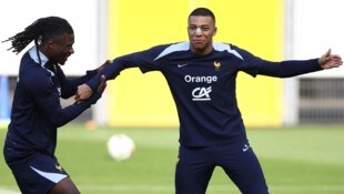 Kylian Mbappe kann schon wieder lachen.