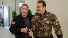 Wer ist hier der echte Arnold Schwarzenegger? Auflösung: Der Herr mit Zigarre links ... (Bild: Austrian World Summit)