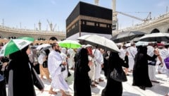 Bei dem Blutbad in Mekka soll der Niederösterreicher insgesamt fünf Personen niedergestochen haben (Symbolbild). (Bild: AFP/FADEL SENNA)