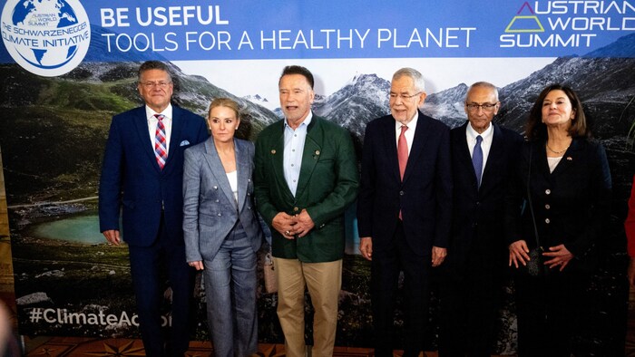 Arnold Schwarzenegger (3rd from left), partner Heather Milligan (2nd from left), Alexander Van ...