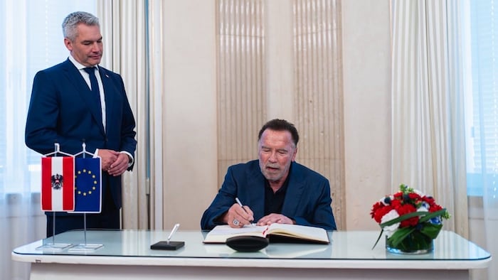 Federal Chancellor Karl Nehammer (l.) and Arnold Schwarzenegger
