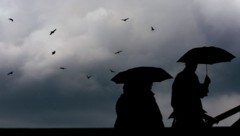 Bis Sonntag erwarten uns Wolken, Regenschauer und Gewitterlinien mit Schadenspotenzial durch Hagel oder Fallböen.  (Bild: APA/dpa/Oliver Berg)