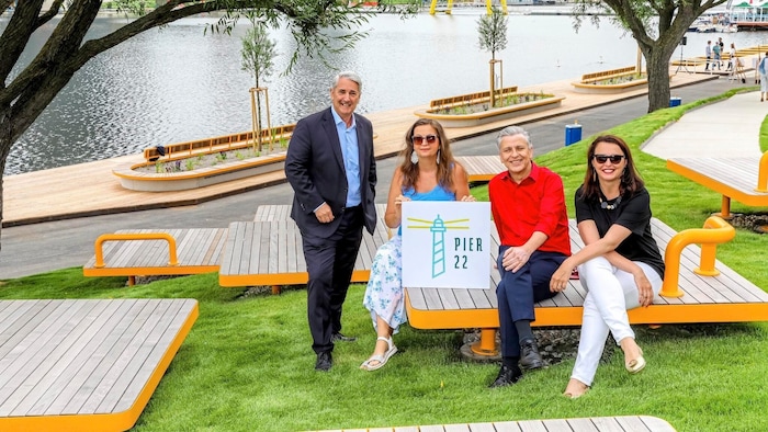 District head Ernst Nevrivy, City Councillor for Planning Ulli Sima, SPÖ Vienna Club Chairman Joe Tauch and local councillor Selma Arapovic (Neos) opened the first section of the redesigned "Sunken City".
