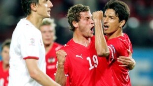 Ivica Vastic (re.) ist noch immer der älteste EM-Torschütze.