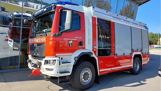 Das alte Fahrzeug wird verkauft: DIe Florianis von Dürnkrut rüsten auf ein HLF3 auf. (Bild: Rosenbauer)