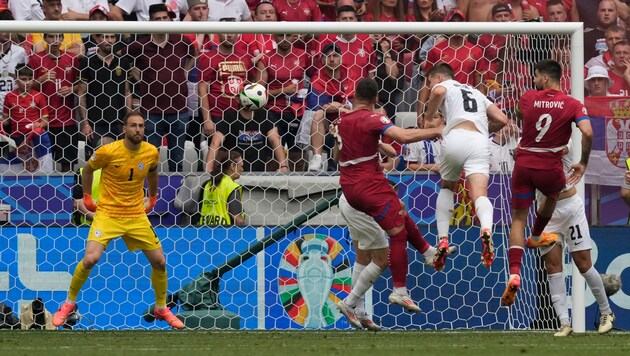 Luka Jovic scored the 1:1 for Serbia in stoppage time. (Bild: Copyright 2024 The Associated Press. All rights reserved)