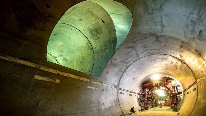 35 Kilometer Innenschale sind bereits verlegt (Bild: ÖBB/Ebner)