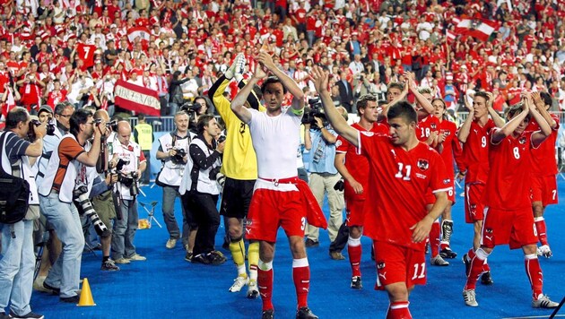 Austria celebrated a 1:1 draw against Poland with the fans in the Happel Stadium in 2008. (Bild: EPA)