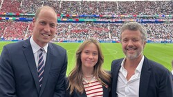 Prinz William, Prinzessin Josephine und König Frederik verfolgten gemeinsam das EM-Match Dänemark gegen England in Frankfurt. (Bild: The Prince and Princess of Wales)